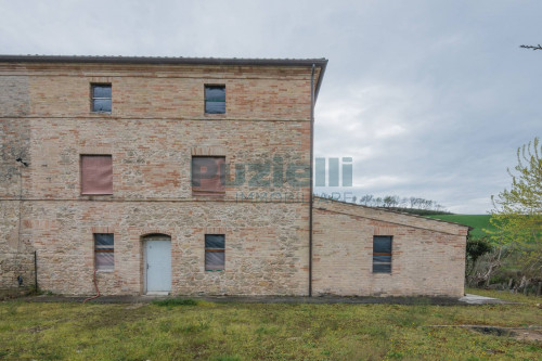 Casale in vendita a Fermo