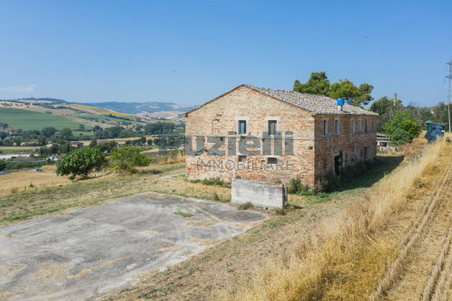 Rustico in vendita a Fermo