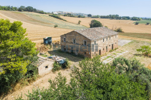 Rustico in vendita a Fermo