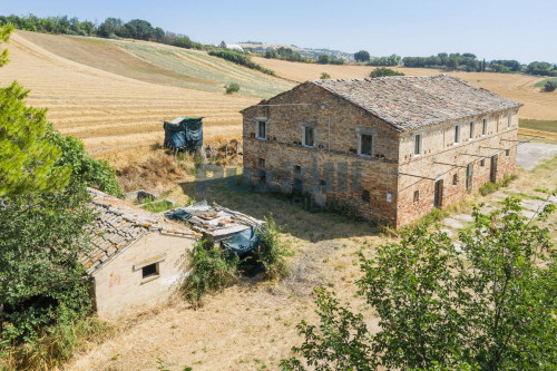 Rustico in vendita a Fermo