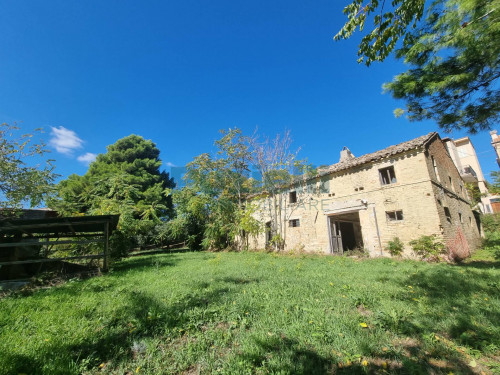 Rustico in vendita a Fermo