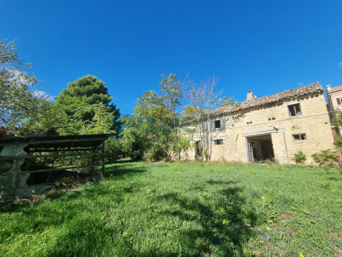 Rustico in vendita a Fermo