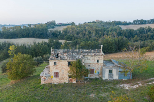 Rustico in vendita a Montegiorgio