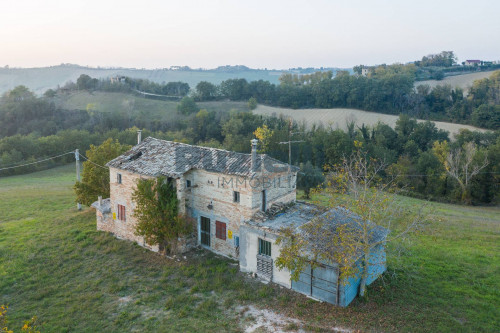 Rustico in vendita a Montegiorgio