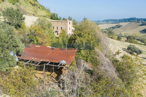 Rustico in vendita a Lapedona