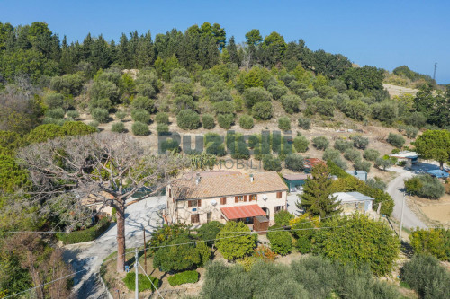 Casale in vendita a Fermo