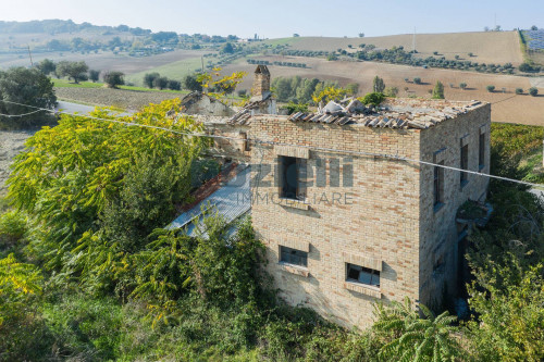 Rustico in vendita a Lapedona