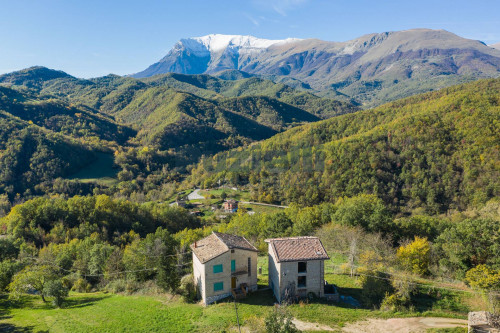 Casa singola in vendita a Montemonaco