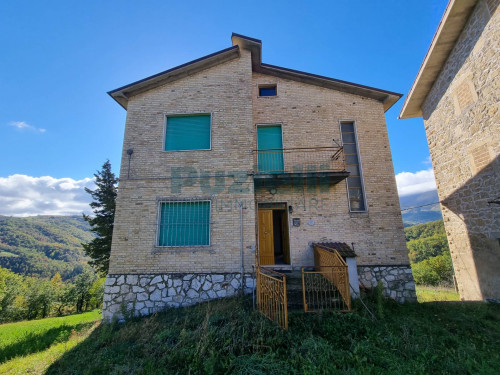 Casa singola in vendita a Montemonaco