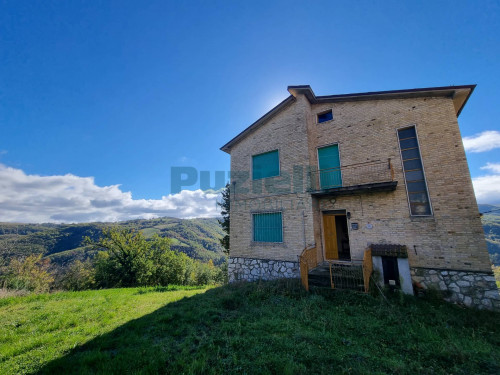 Casa singola in vendita a Montemonaco