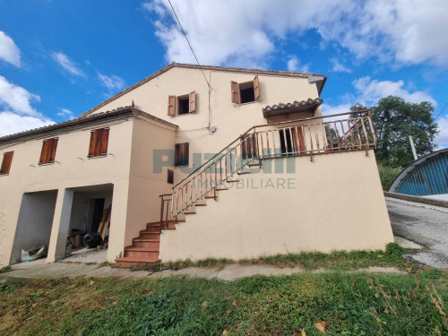  for sale in Montefalcone Appennino