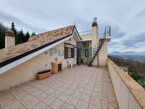 Casa singola in vendita a Montefalcone Appennino