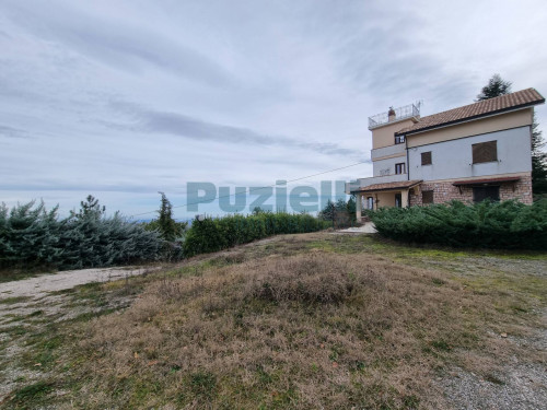 Casa singola in vendita a Montefalcone Appennino