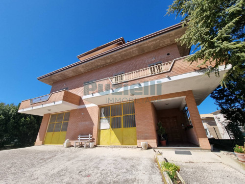 Casa singola in vendita a Fermo