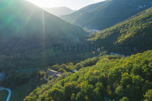 Casale in vendita a Fiuminata