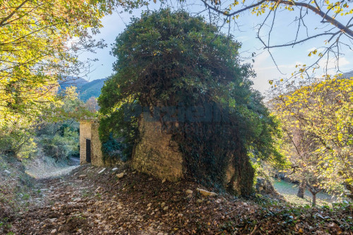 Casale in vendita a Fiuminata