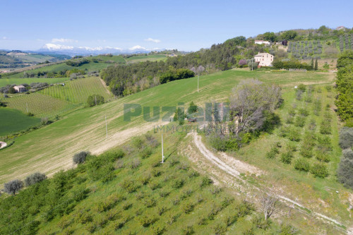 Casale in vendita a Monterubbiano