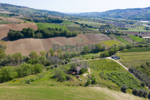 Casale in vendita a Monterubbiano