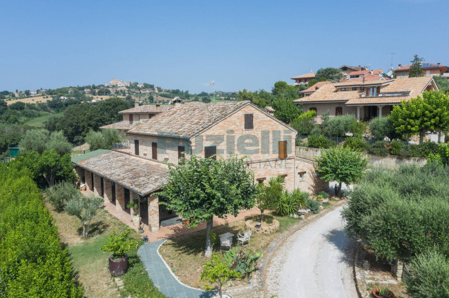 Casale in vendita a Magliano di Tenna