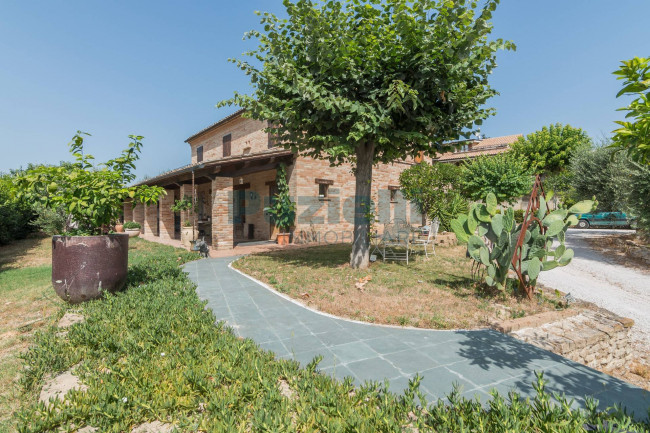  for sale in Magliano di Tenna