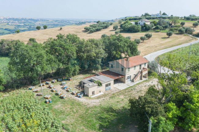 Casale in vendita a Fermo