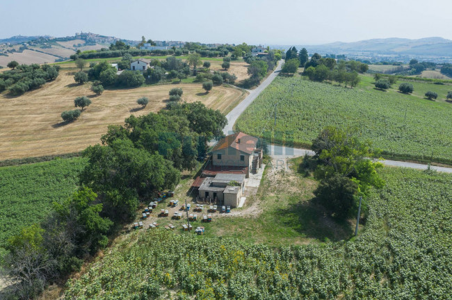 Casale in vendita a Fermo