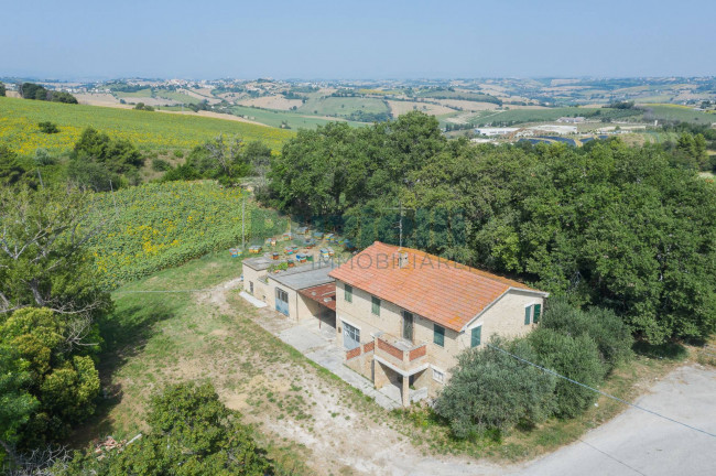 Casale in vendita a Fermo