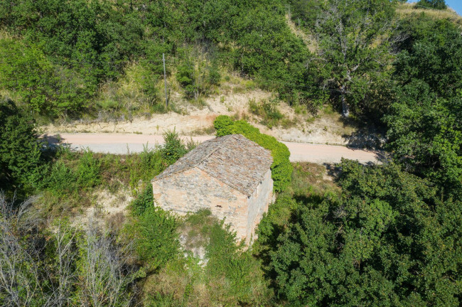 Casale in vendita a Montefiore dell'Aso