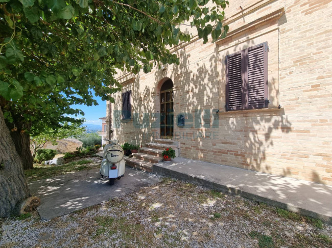 Casale in vendita a Monterubbiano