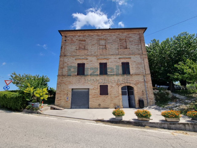 Casale in vendita a Monterubbiano