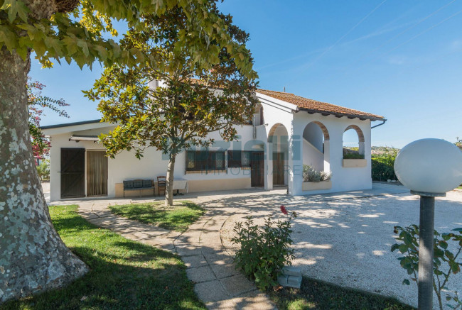 Casale in vendita a Fermo