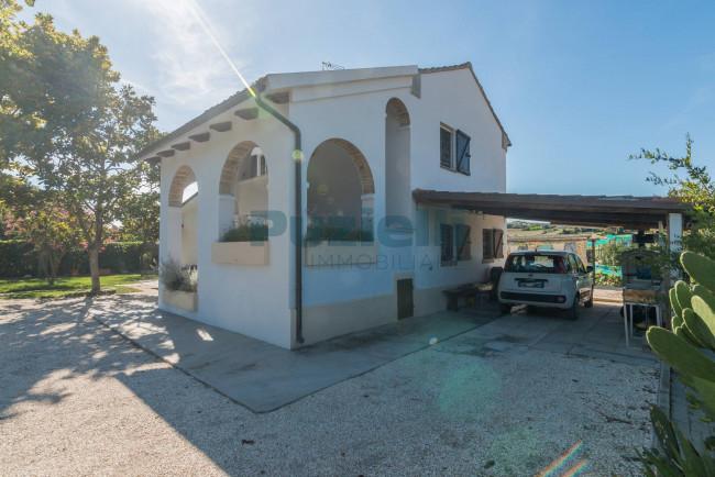 Casale in vendita a Fermo