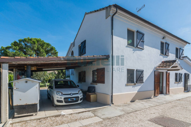 Casale in vendita a Fermo