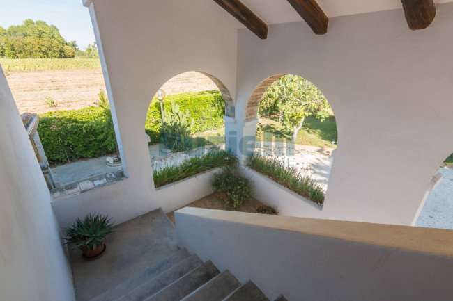 Casale in vendita a Fermo