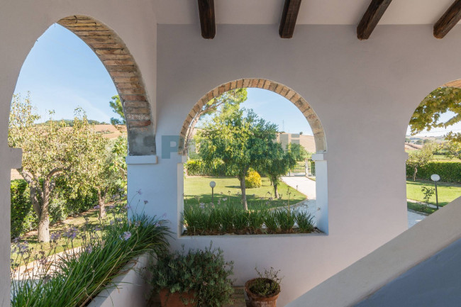 Casale in vendita a Fermo