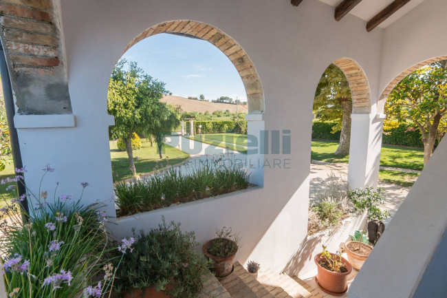 Casale in vendita a Fermo