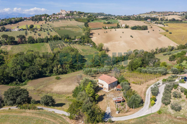 Casale in vendita a Magliano di Tenna