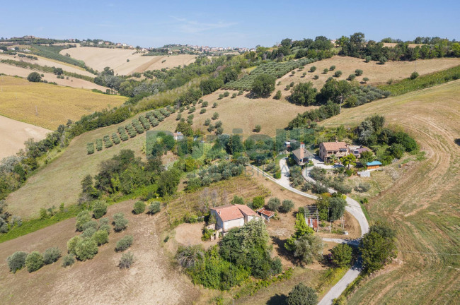 Casale in vendita a Magliano di Tenna