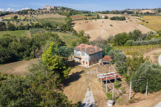 Casale in vendita a Magliano di Tenna