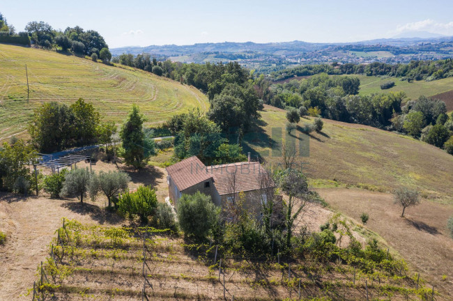 Casale in vendita a Magliano di Tenna