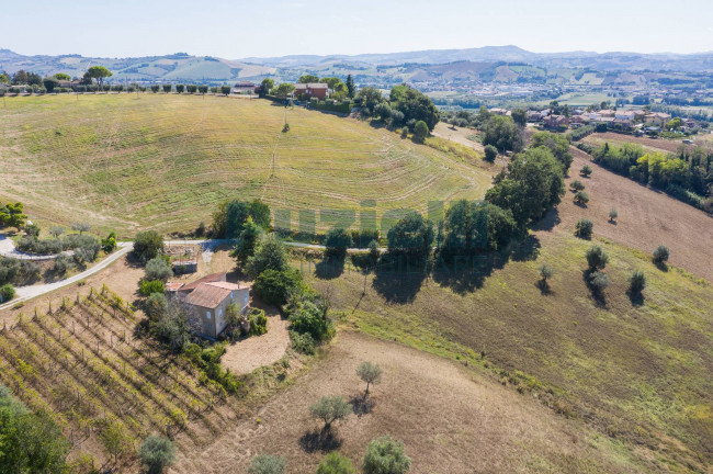 Casale in vendita a Magliano di Tenna