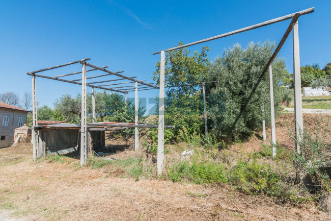 Casale in vendita a Magliano di Tenna