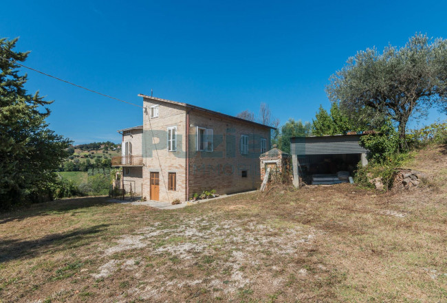  for sale in Magliano di Tenna