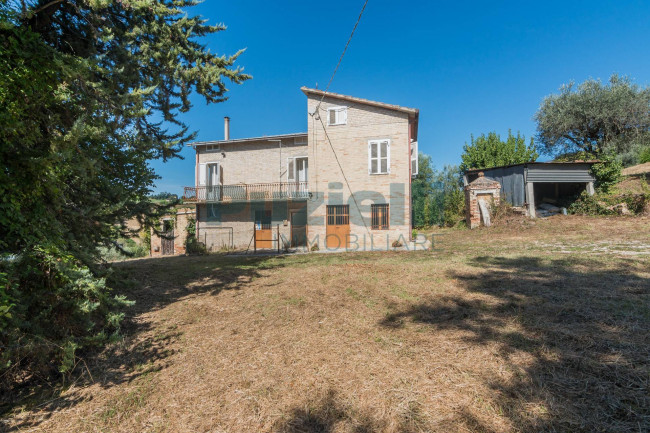  for sale in Magliano di Tenna