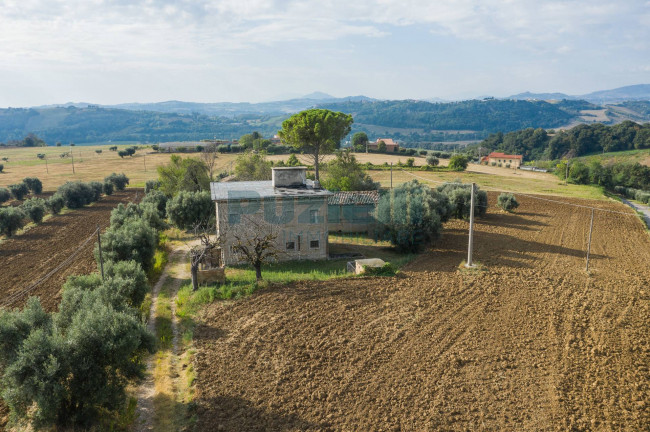 Casale in vendita a Montegiorgio