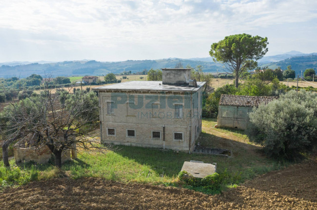 Casale in vendita a Montegiorgio