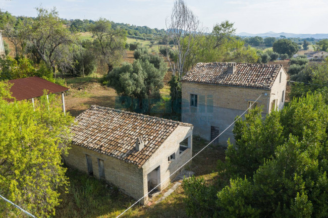 Casale in vendita a Montegiorgio