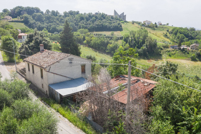 Casale in vendita a Montegiorgio