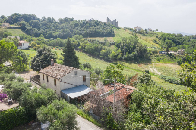 Casale in vendita a Montegiorgio