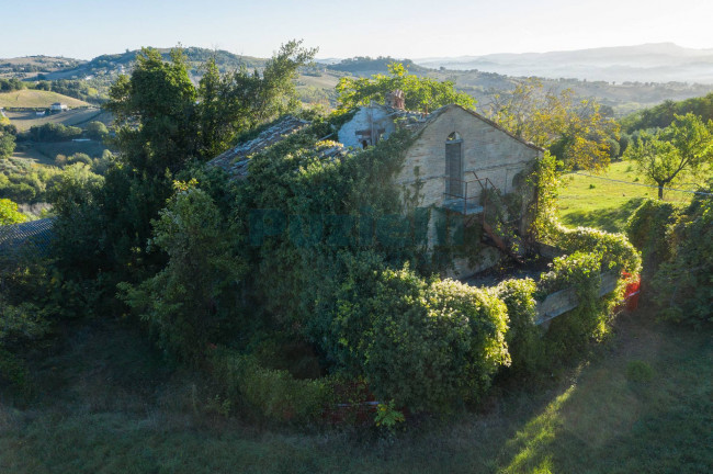 Casale in vendita a Montegiorgio